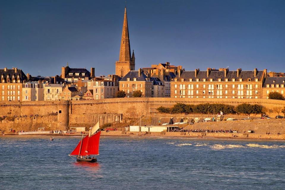 Le Village Insolite Yourte Et Roulotte Saint Benoit des Ondes Bagian luar foto