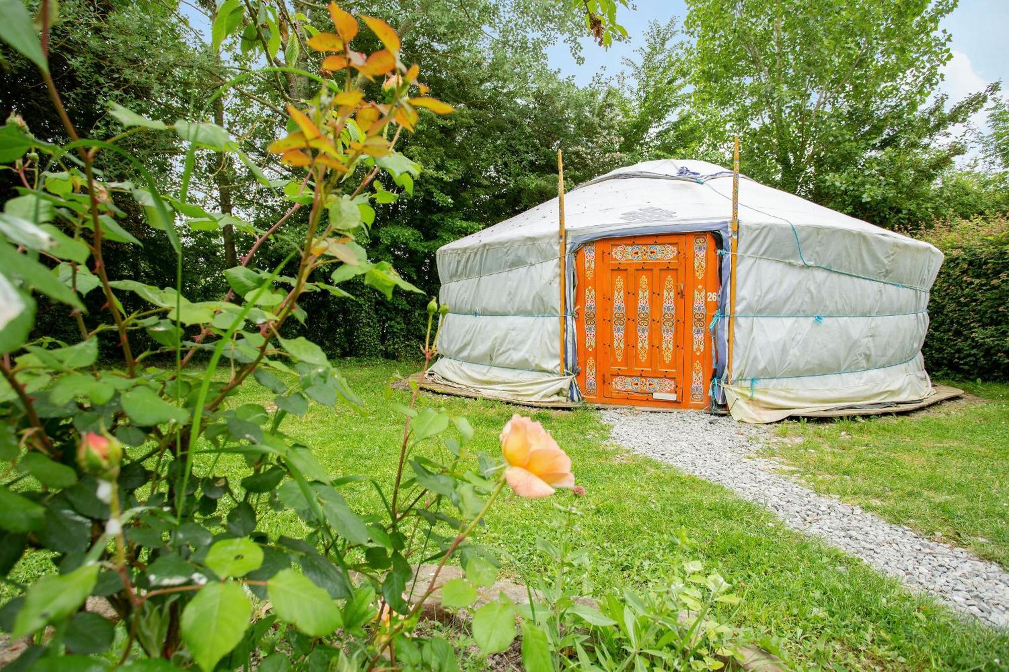 Le Village Insolite Yourte Et Roulotte Saint Benoit des Ondes Bagian luar foto