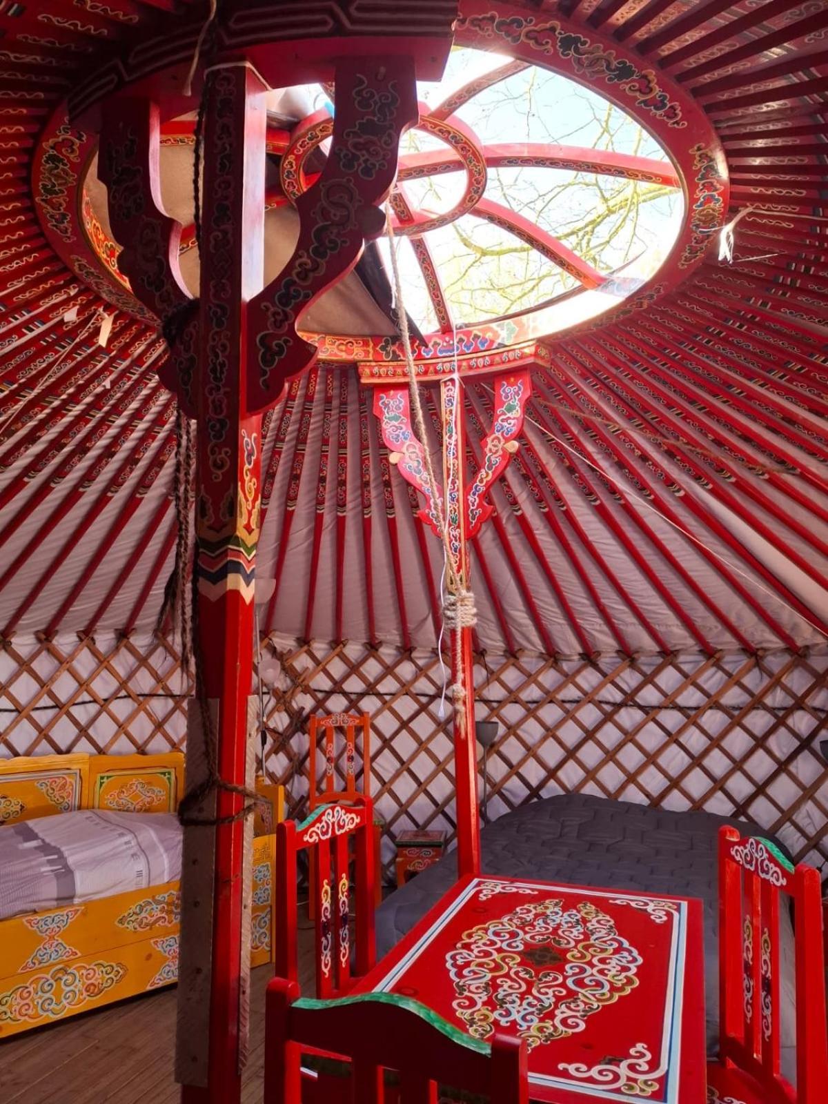 Le Village Insolite Yourte Et Roulotte Saint Benoit des Ondes Bagian luar foto